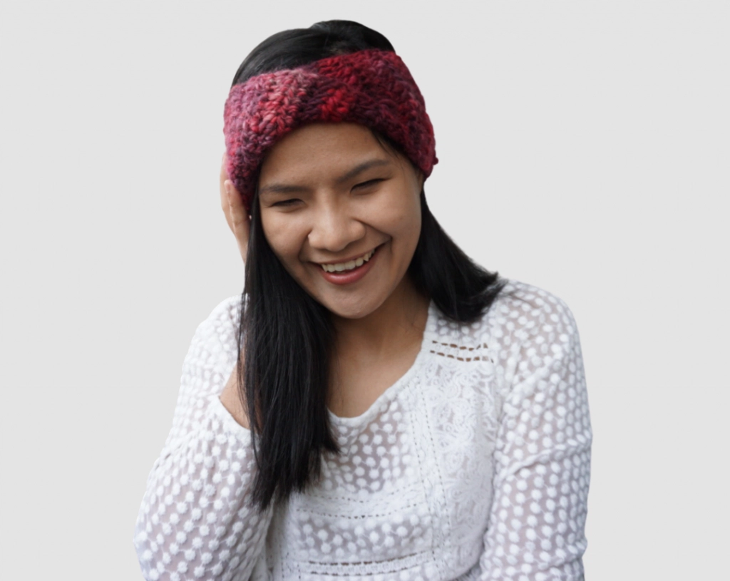 finished crochet twisted headband