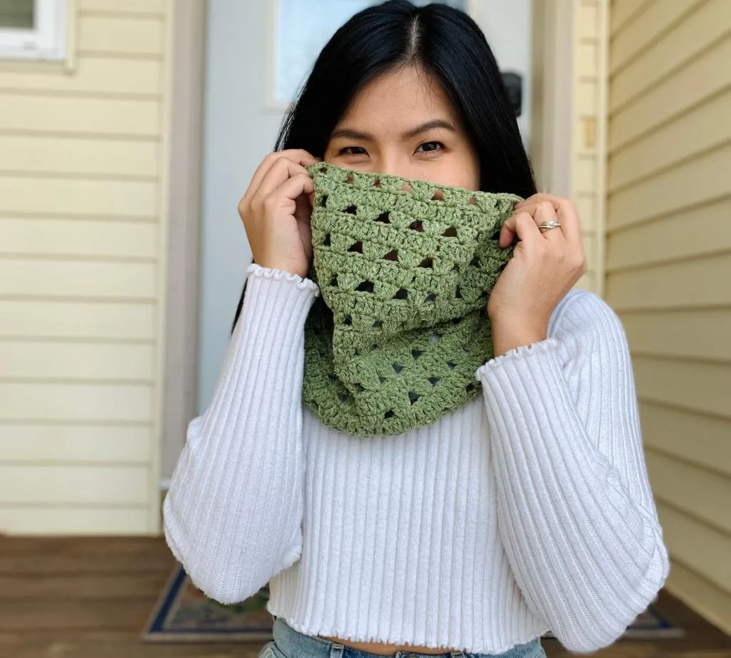 finished crochet cowl