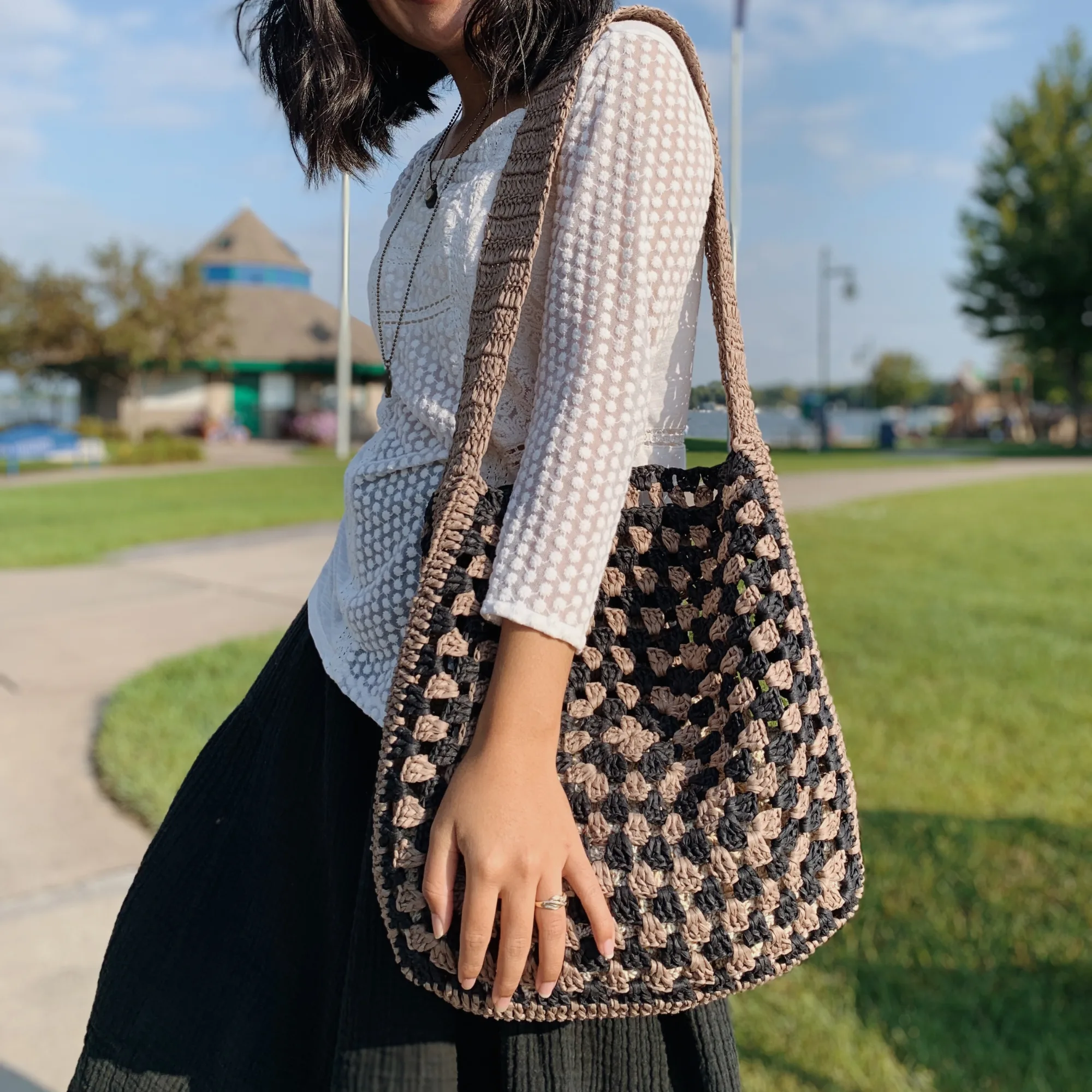 finished crochet raffia granny square bag